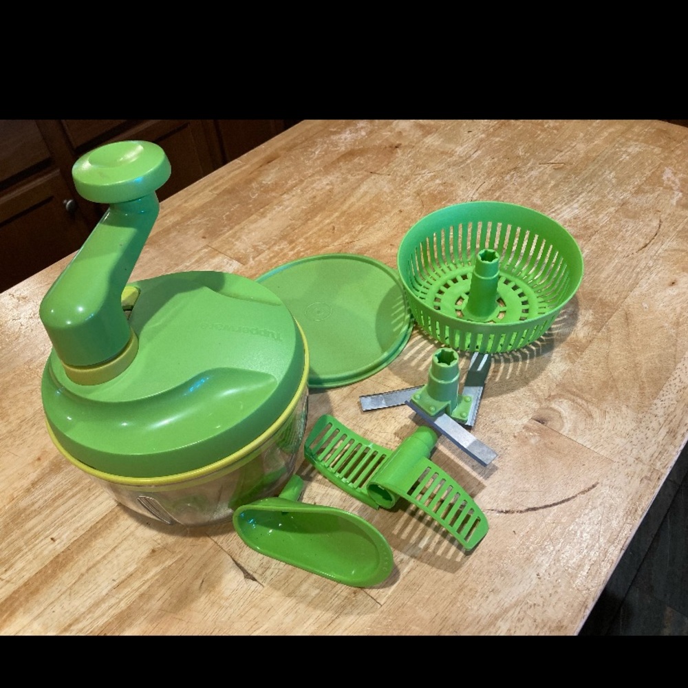 Tupperware spinner/chopper/processor